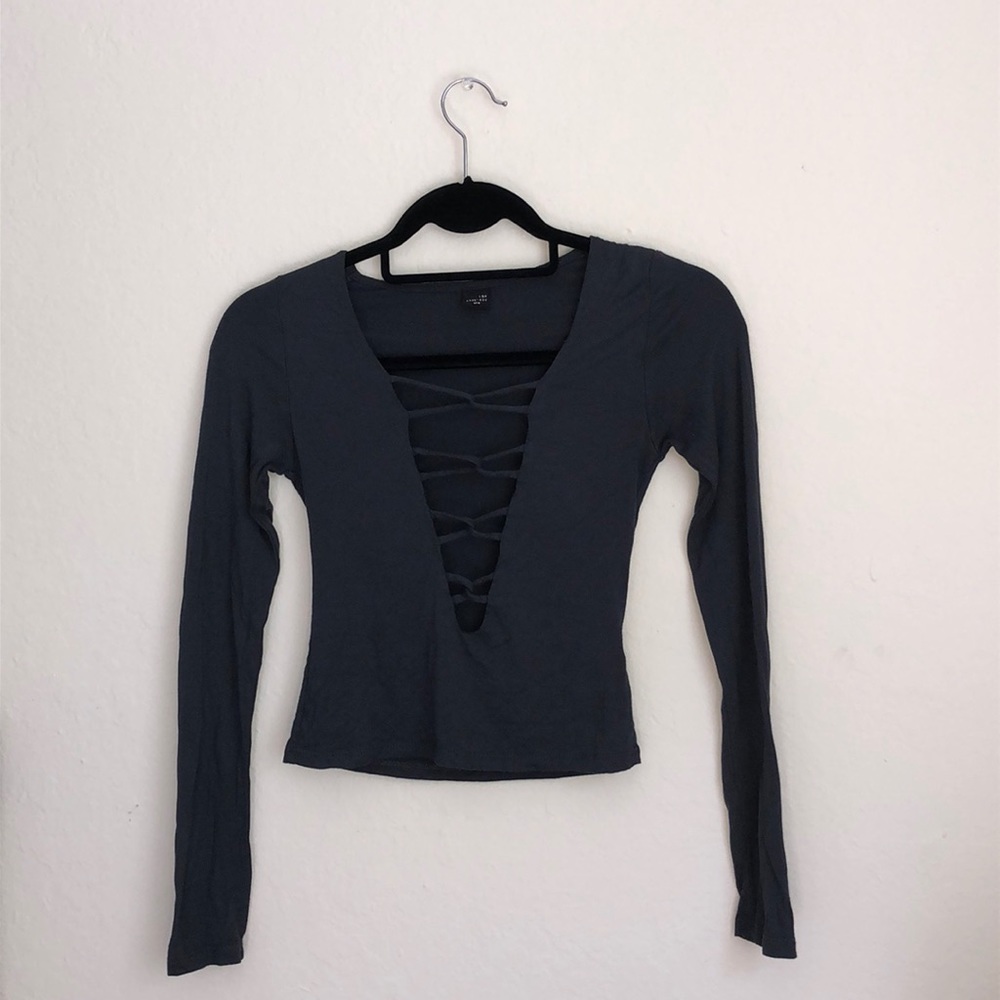Long-sleeve crop top